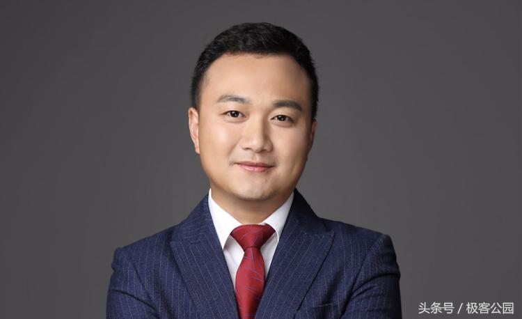 专访友盟+CEO朋新宇：数据服务市场的下⼀个关口在哪⾥？