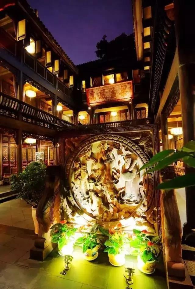 探店黑玛瑙餐厅,黑玛瑙火锅探店