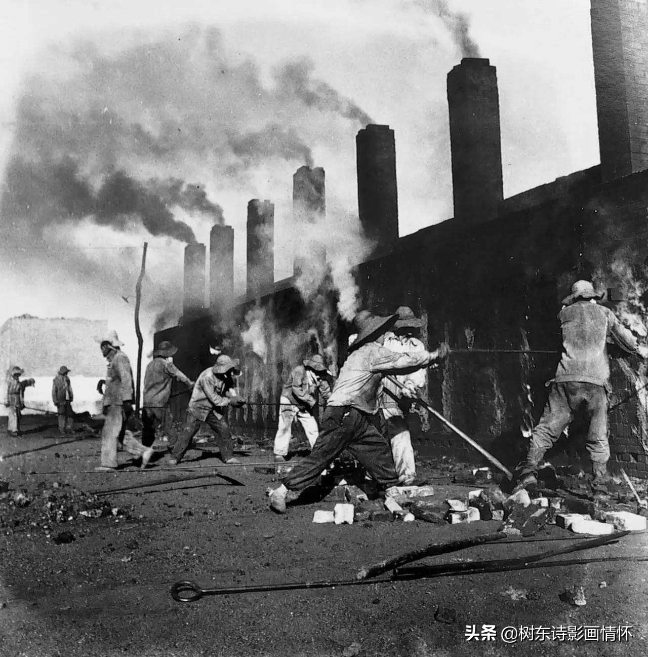 六十二年前，毛主席首倡大众创业万众创新，加速了中国建设步伐