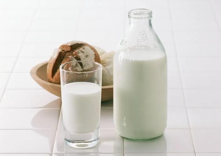 40多天宝宝便血,纯母乳宝宝便血是怎么回事