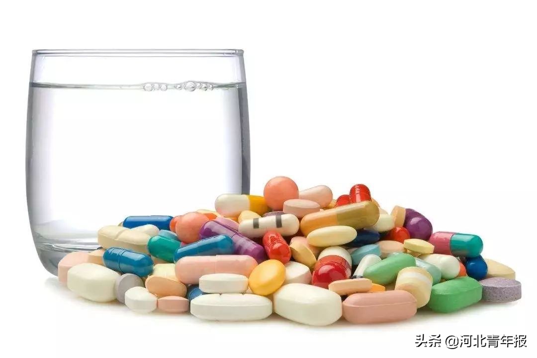 男子吃药后中毒,吃药对胃有腐蚀吗