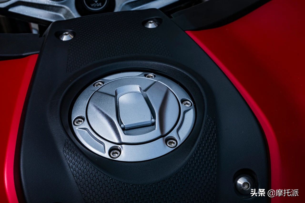 无极500ds和贝纳利502哪个好,无极500ds2019款与2021款区别
