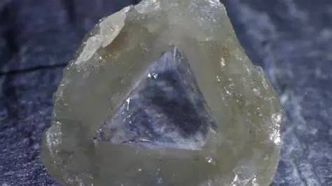 金刚钻和瓷器的区别,金刚钻和瓷器区别