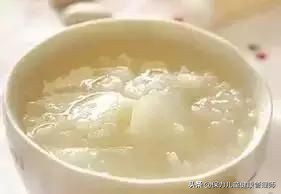 积食是怎么引起的婴儿,宝宝积食的症状与表现和治疗