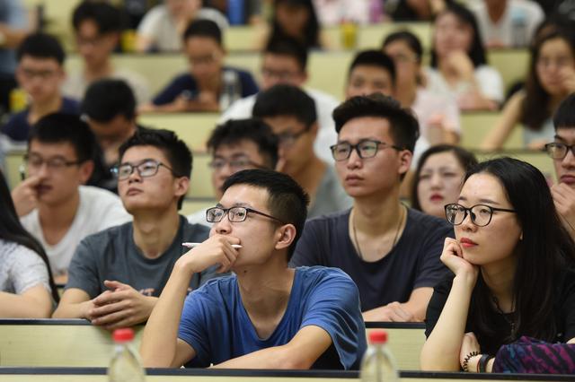 高二学日语可以用英语代替吗,高中英语不好有必要学吗