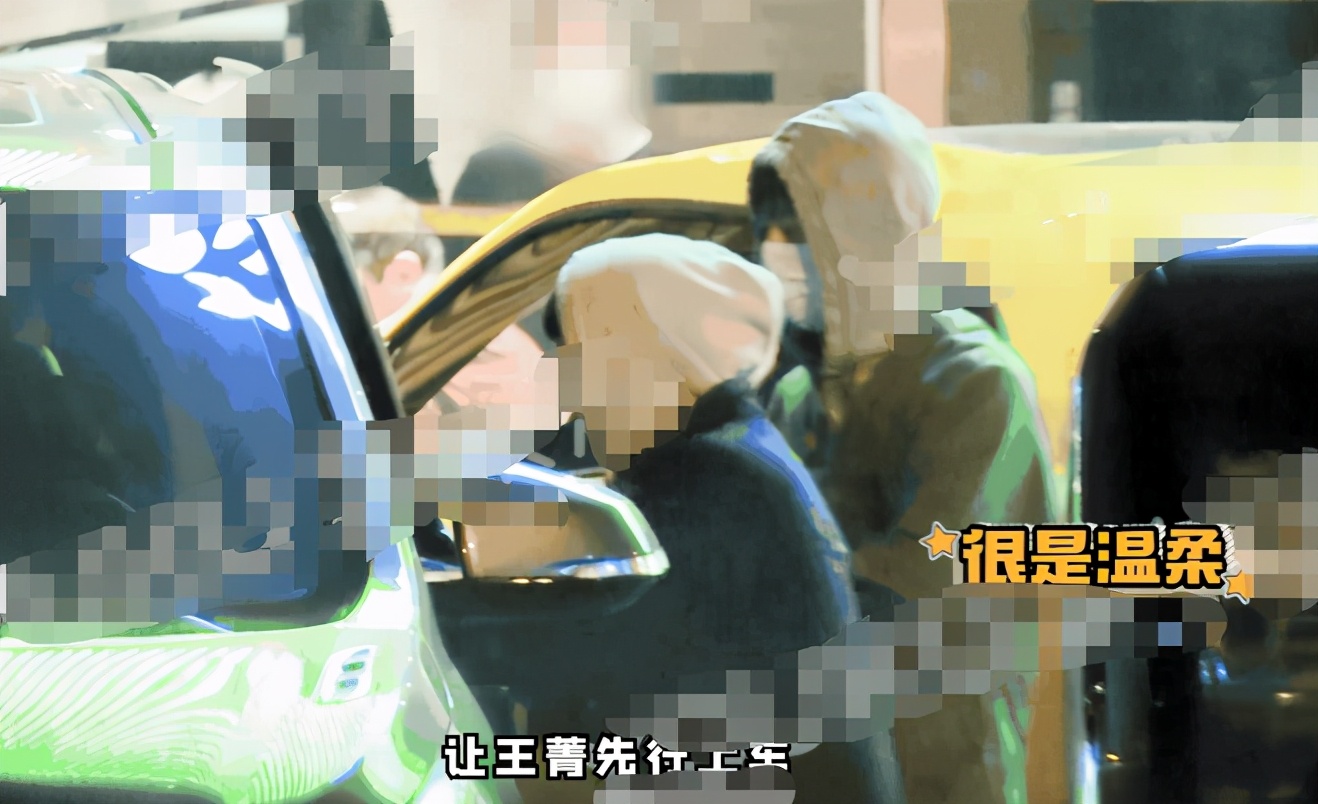 何炅深夜与友人聚餐,何炅深夜聚餐曝光