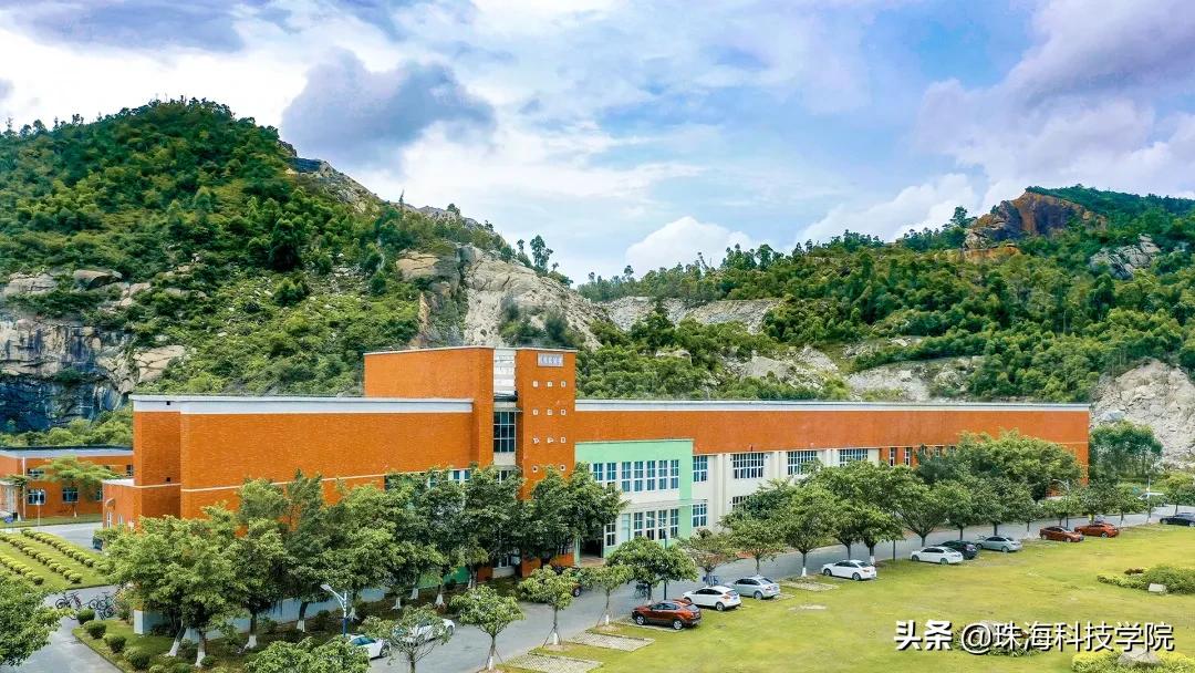 读一所校园环境和学习氛围全方位一流的大学是什么体验？