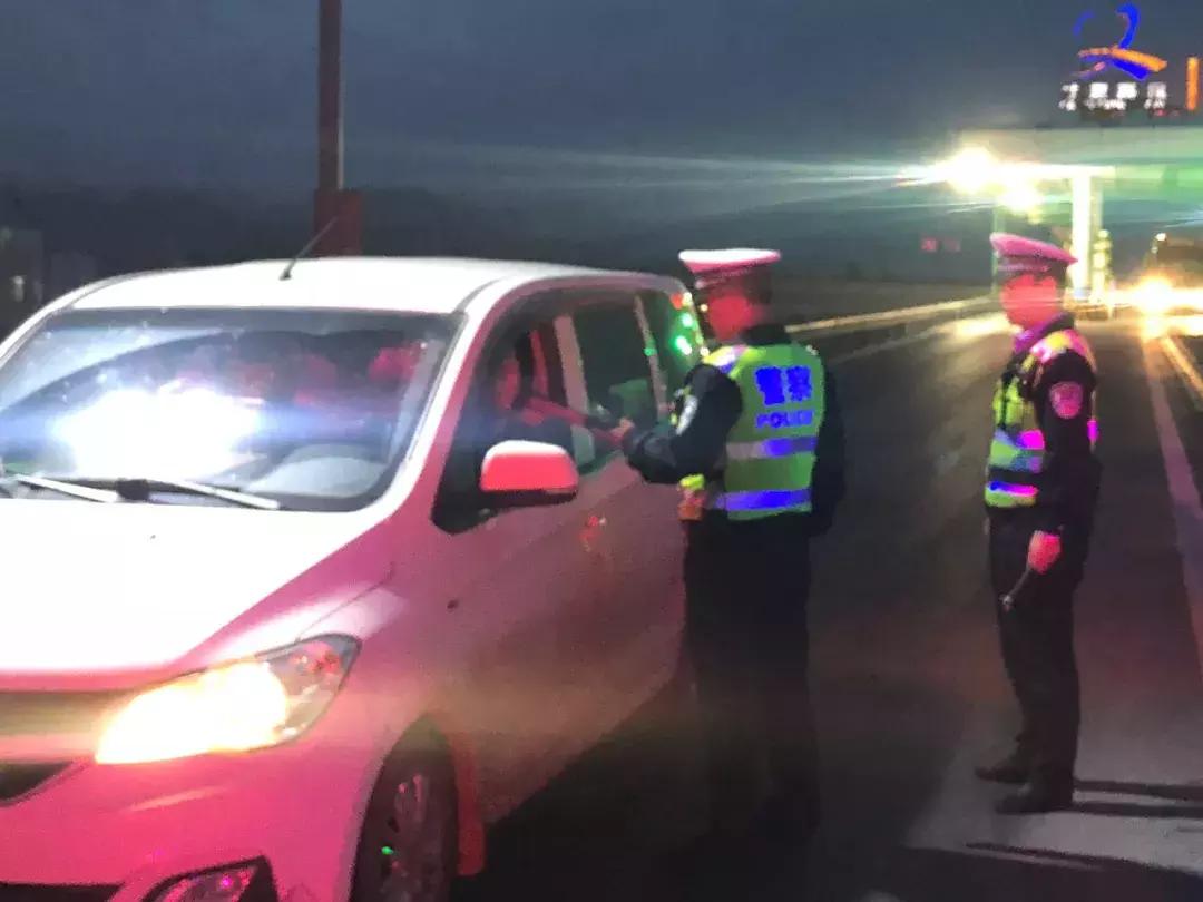 张掖交警大队严查,张掖交警夜查