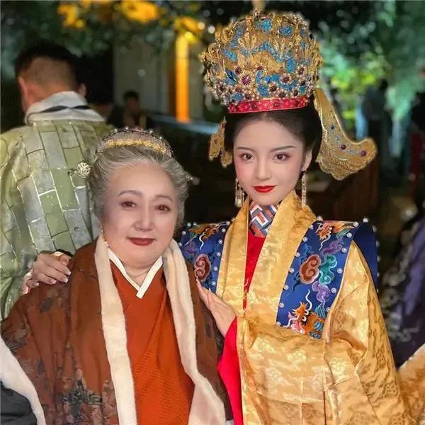00后女孩演绎四大名著美女，凭一个造型火出圈，200万网友点赞