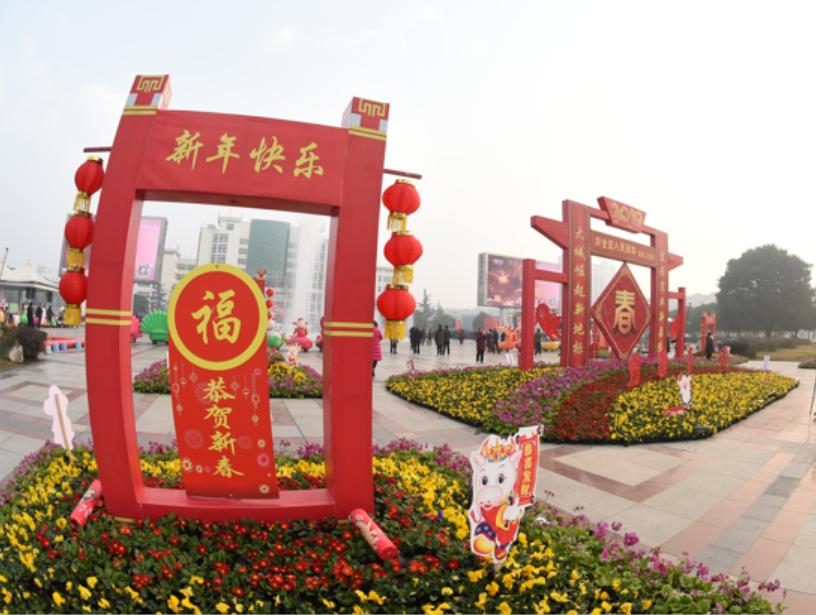 广元市老城小西街嘉陵广场,看看广场有多热闹