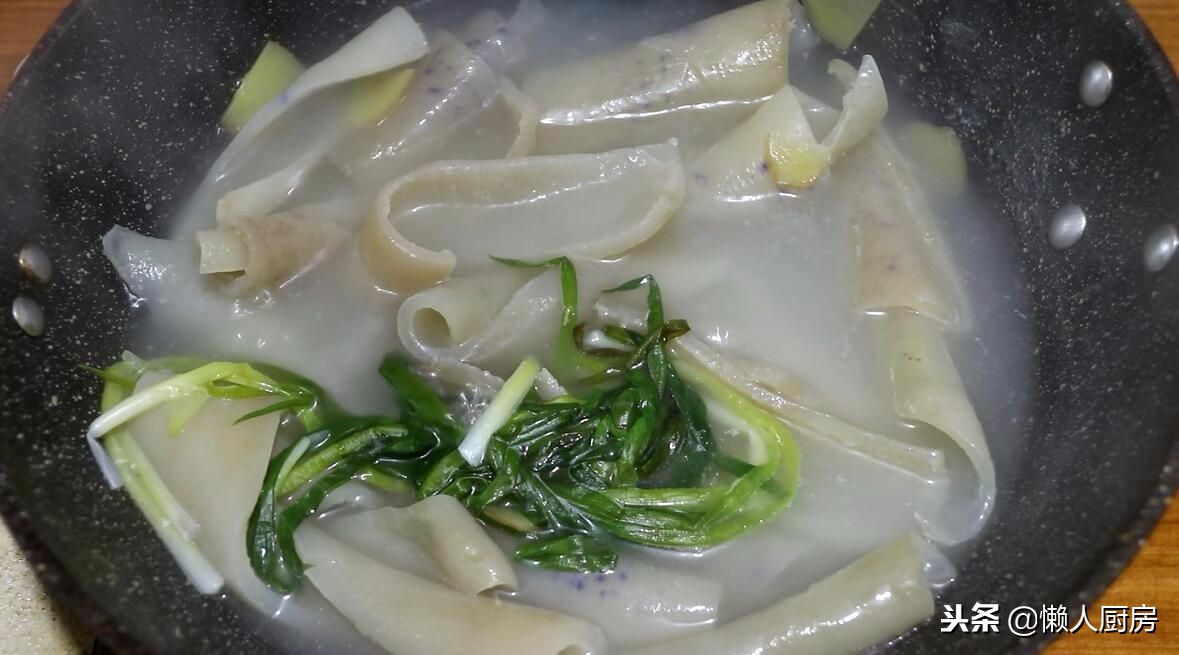 水晶皮冻的正确方法,水晶猪皮清冻的做法