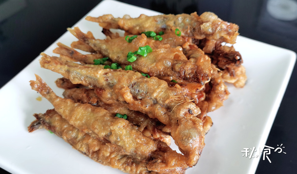 炸鱼怎么裹面粉和淀粉,炸鱼是用面粉还是用淀粉更酥脆