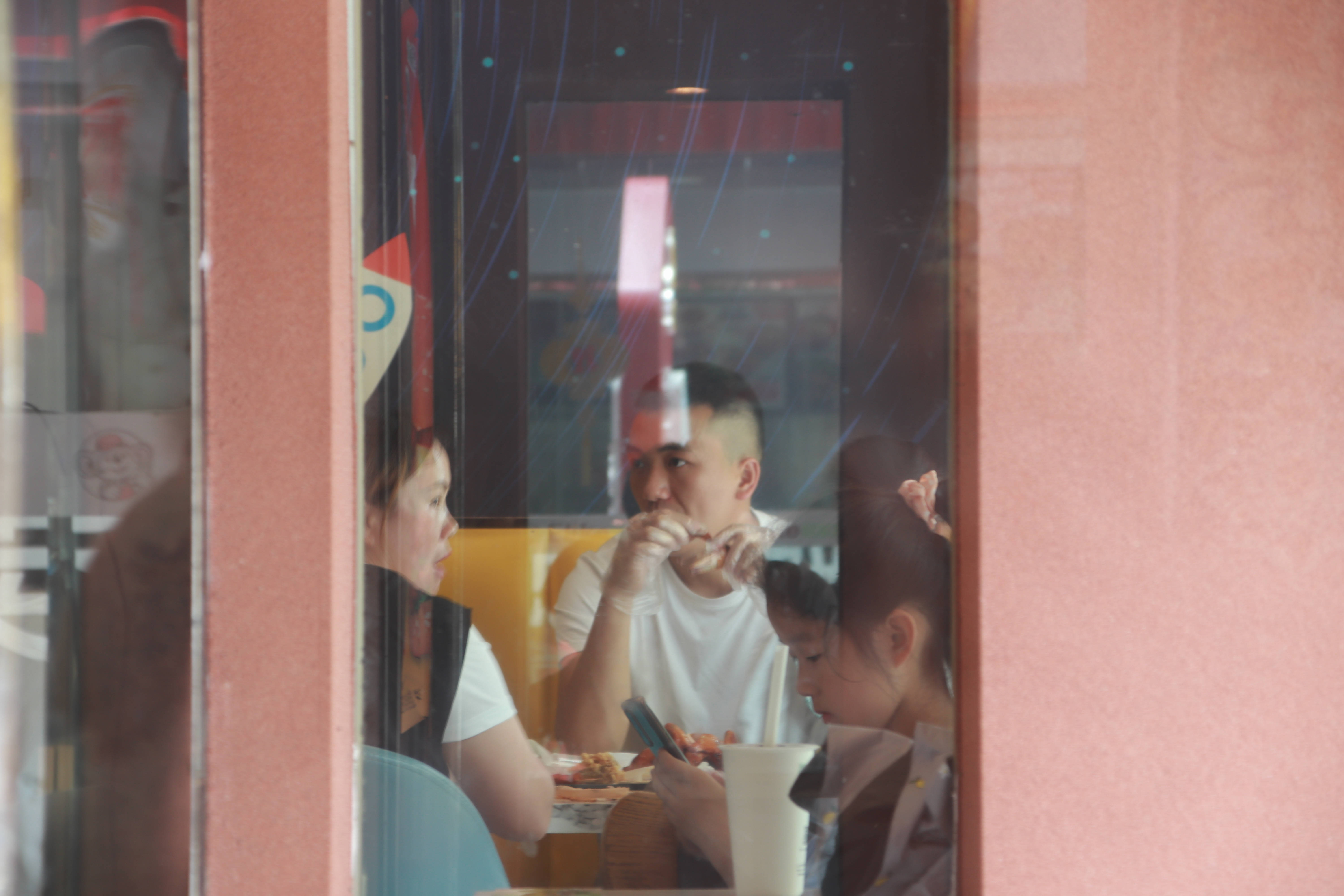 在大学附近开汉堡店有什么优势？