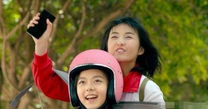 《流浪地球》中的朵朵，长得比关晓彤还美，网友：这孩子必火！