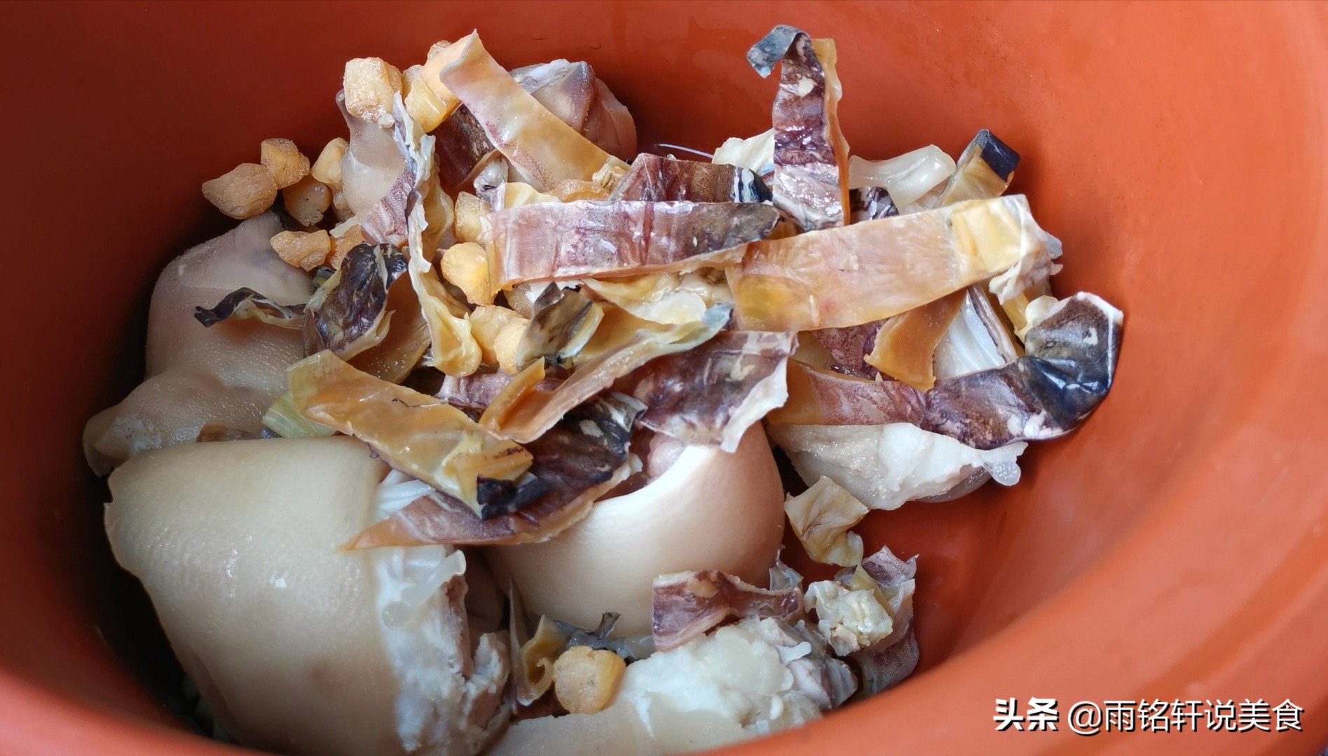 墨鱼干炖猪蹄做法,福建墨鱼干炖猪脚的家常做法