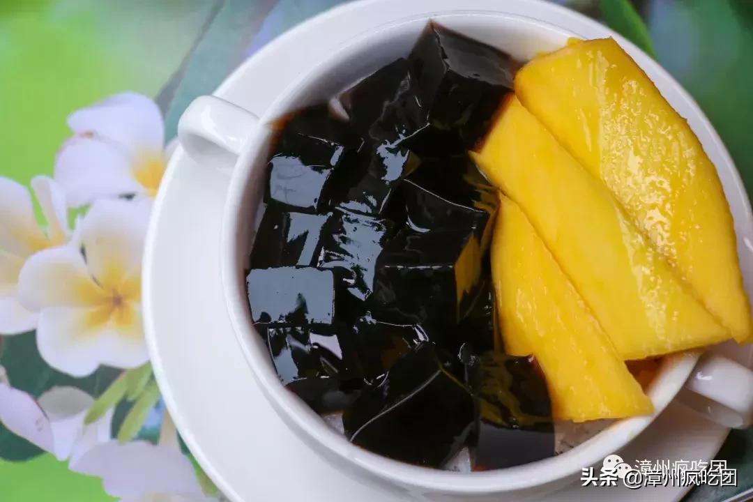 这对夫妻在古城开了一家小店！回头客特别多！好多创意港式甜品！