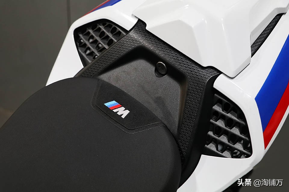 最新款宝马s1000rr沉浸式体验,宝马s1000rr新款跟老款选择