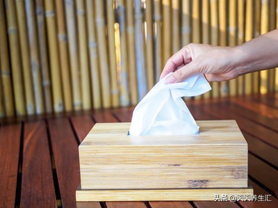 为何女人小便也要用纸巾？提示：若不注意这3点，不用还好些