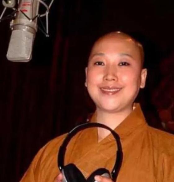 李娜是怎么蜕变的,59岁的李娜如今长得怎么样了