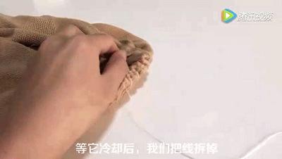 穿久的旧毛衣领口大了怎么缝,毛衣穿久了松垮怎么复原