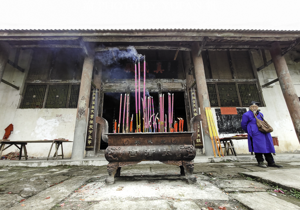 重庆有哪些著名的山峰,重庆最神奇的山峰