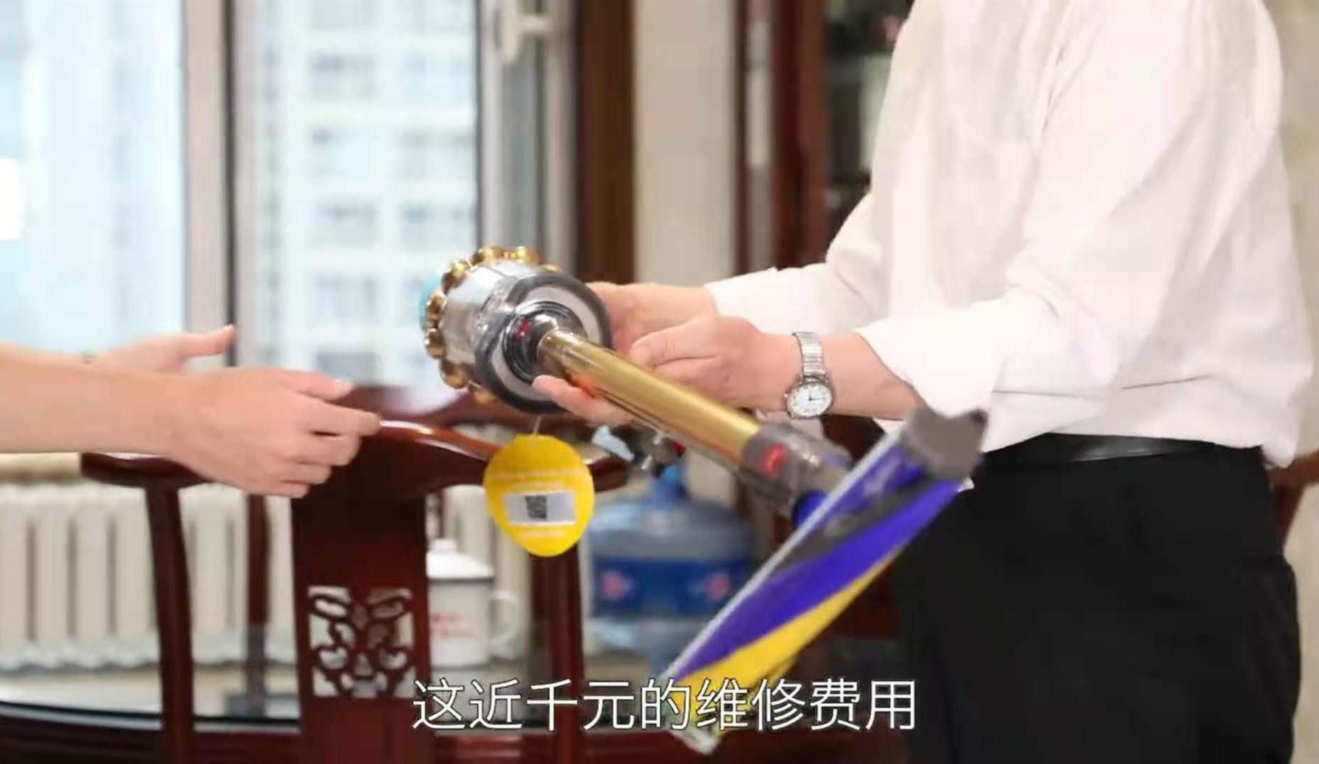 飞利浦和戴森吸尘器哪个好,飞利浦戴森吸尘器测评