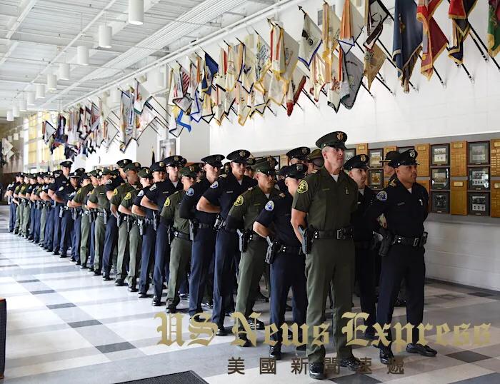 骚乱之下的美国警察生活现状：每54小​​时一名警察死于执法
