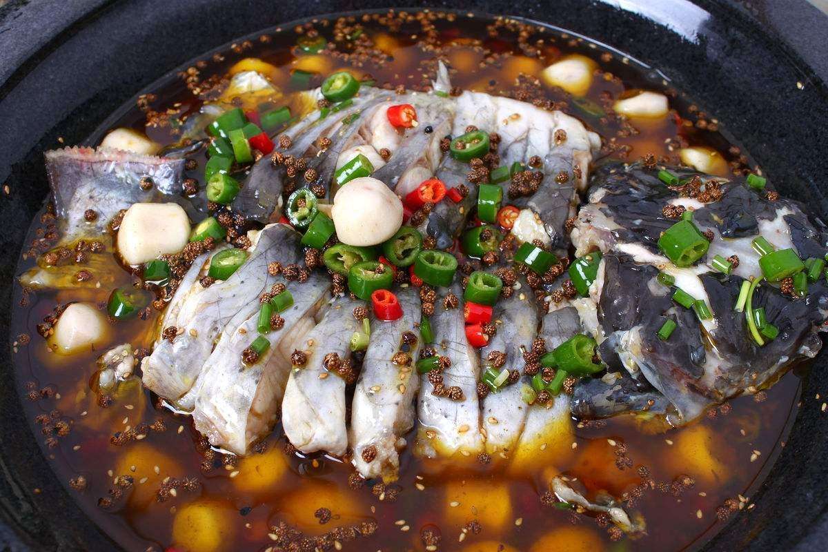石锅鱼正宗制作教程,盐城川湘石锅鱼