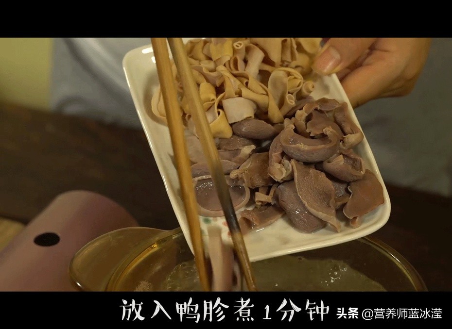 八个月宝宝缺铁可以吃鸭血吗,缺铁性贫血一周吃几次鸭血