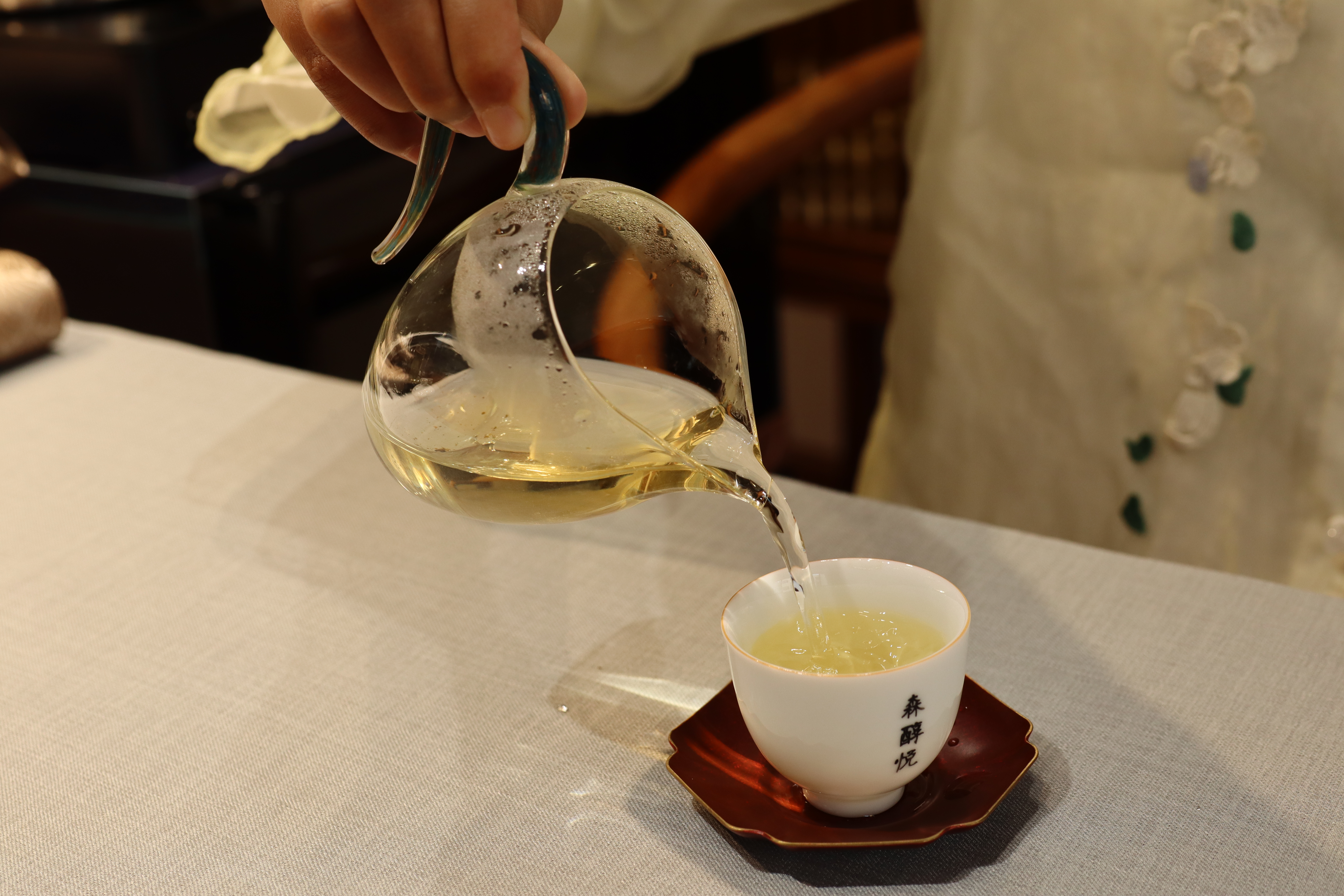 为什么喝普洱茶会发热,为什么喝普洱茶喝多会感觉头晕