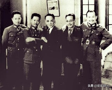 *剑英叶**副官持火漆信寻找项英，陈毅问能给我看看吗？顾玉良：不行