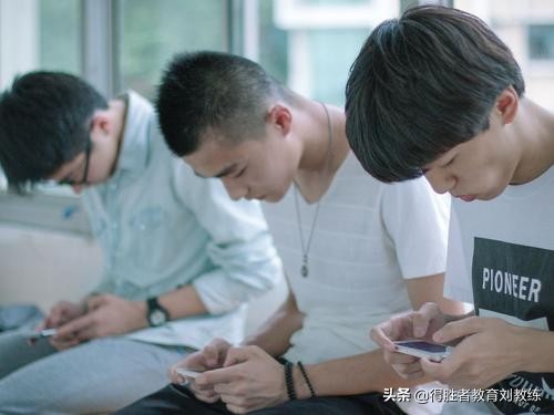 孩子沉迷于网络游戏怎么办呀,小孩子沉迷于网络游戏如何办