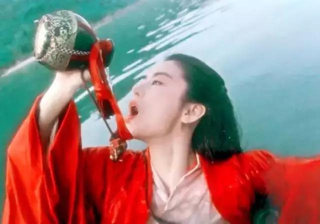 黄霑跟李小龙打架,黄沾李小龙打架完整版