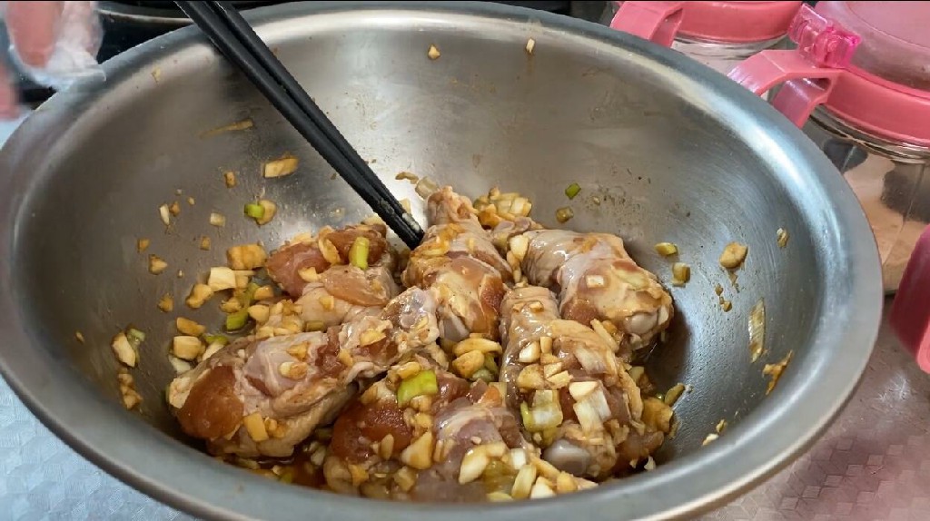 炸鸡腿裹普通面粉,炸鸡腿裹粉用什么淀粉