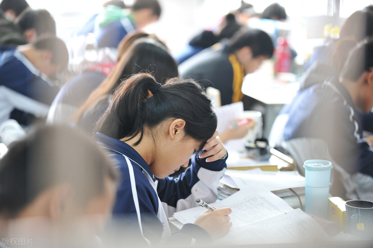 大学毕业后，才明白理科生与文科生的差距，不是“一点点”的问题
