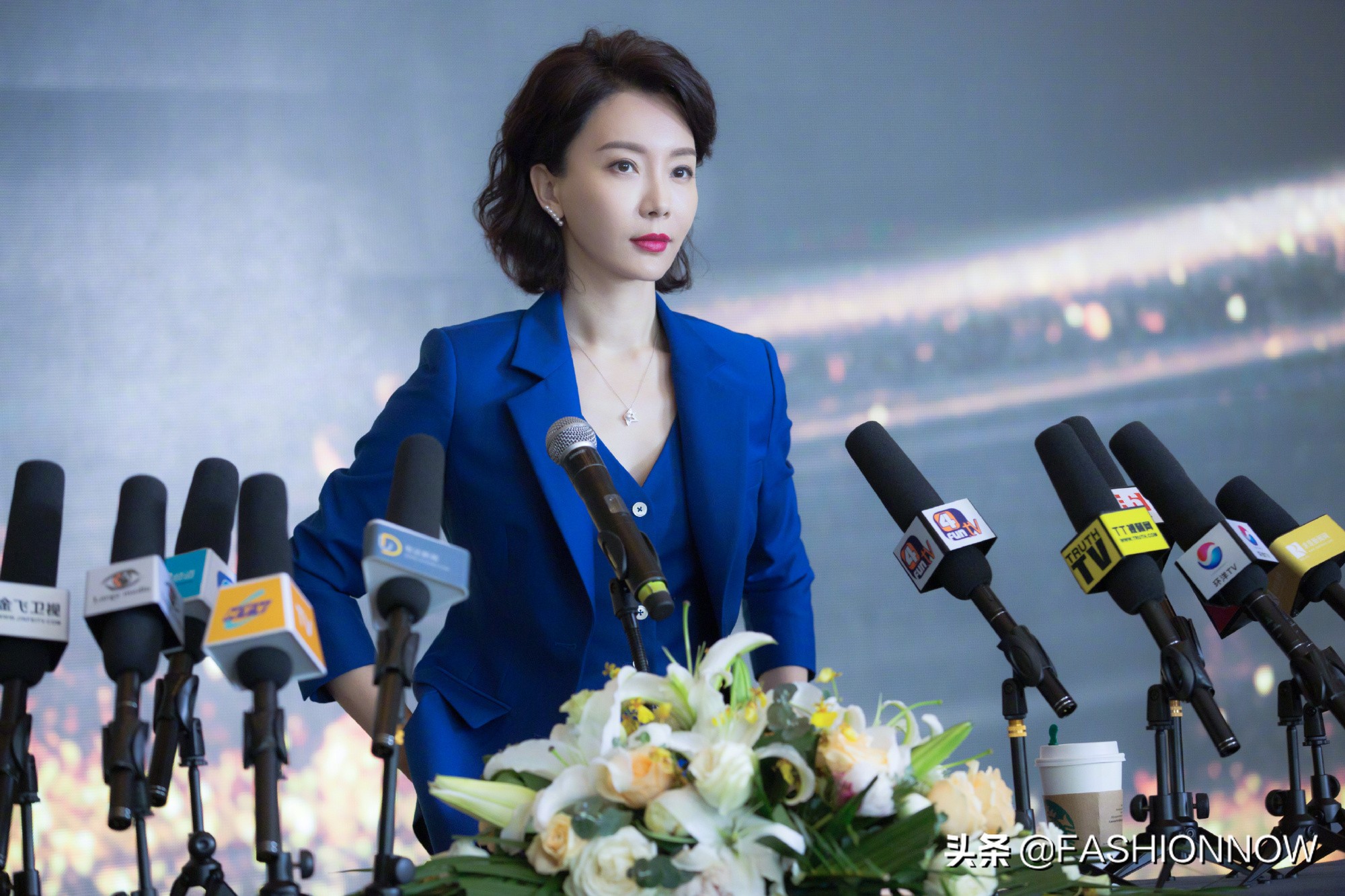 陈数斯黛拉蓝色套装,陈数不愧是中年女性穿搭教科书