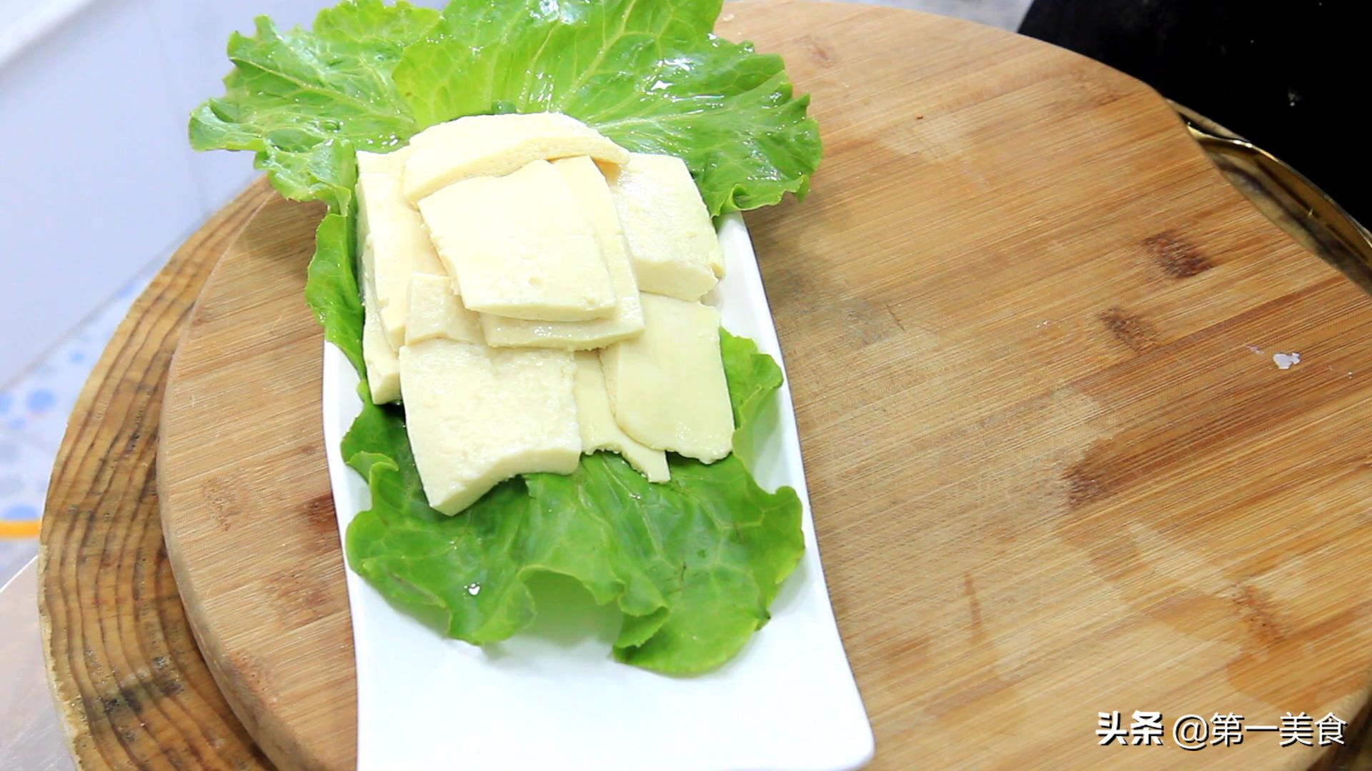 怎样做黄豆豆腐视频教程,怎么做豆腐一斤黄豆出5-10斤豆腐
