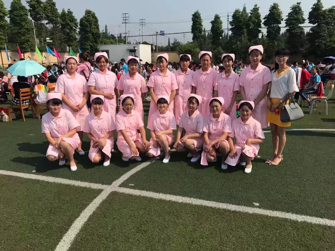四川育英医科校是封闭式管理吗,四川育英医科校分数线