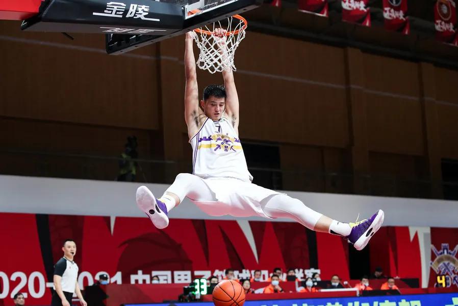 cba球鞋面面观排名,cba球鞋上脚闪击3