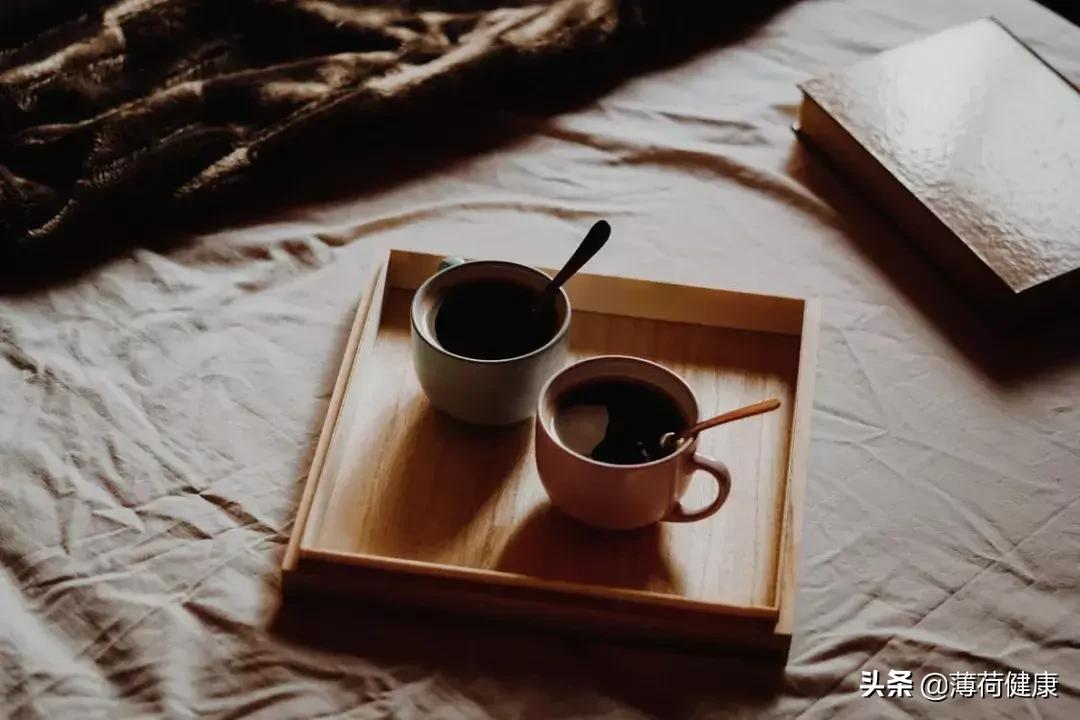 快速入睡黑科技：这8个小技巧，专治睡不着，学会就能10秒睡着