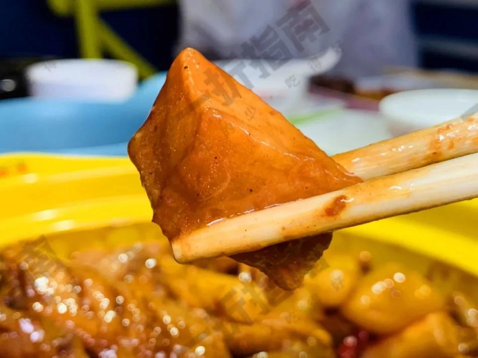 多嘴肉蟹煲餐厅设计,多嘴肉蟹煲点评