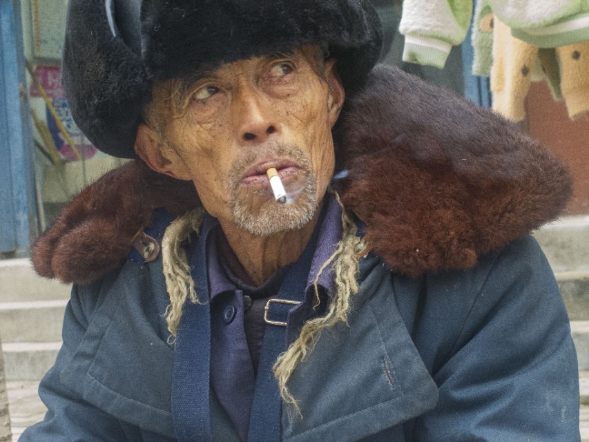 老人说卖的叫“银丝”，我没见过，看看是啥？