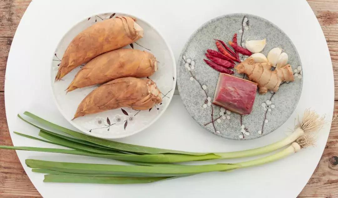 冬笋炒腊肉最正宗的做法,冬笋炒腊肉要不要先焯水