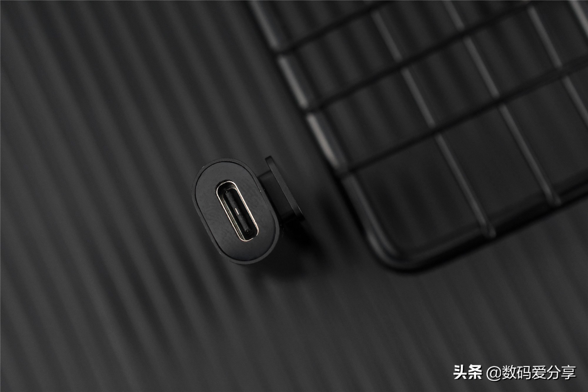 小米头戴式蓝牙耳机测评299元,999元小米耳机