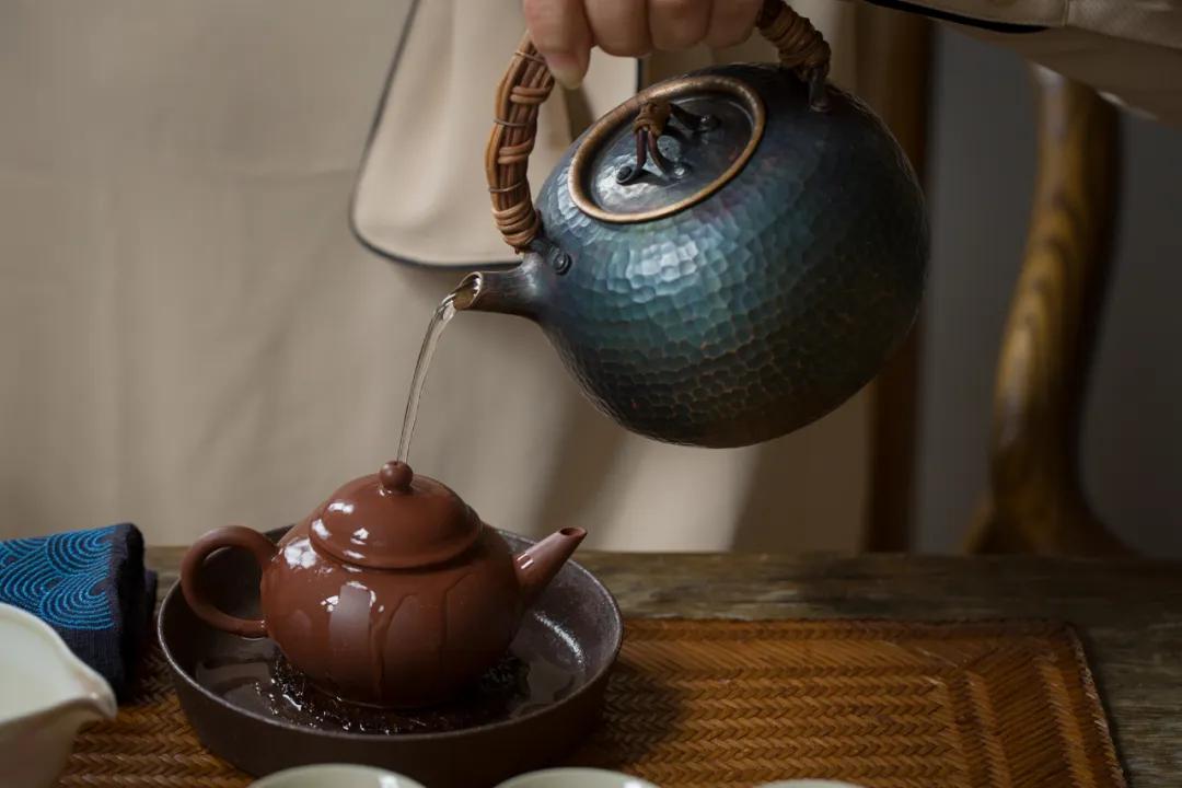 老紫泥薄胎水平壶|体态轻盈，轻若无物，经久不衰的泡茶利器