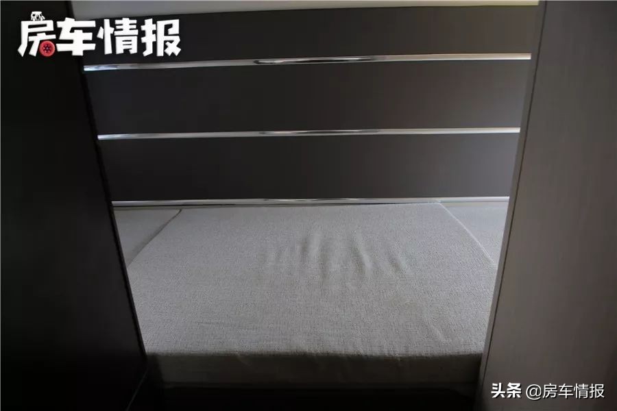 江铃d-max底盘单排皮卡房车怎么样,神行太保d-max硬升顶皮卡四驱房车