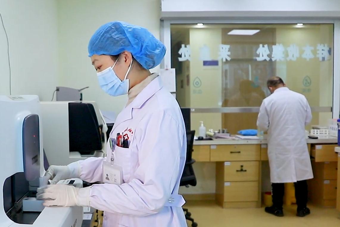 月经突然正常了应当警惕什么,月经走又有褐色分泌物是怎么回事