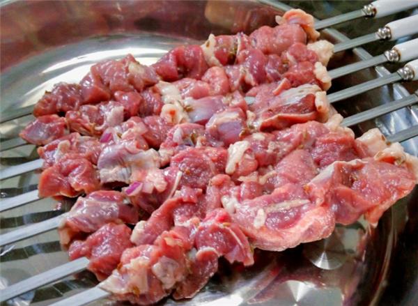 烤羊肉串如何嫩而不柴,烤羊肉串怎么烤得又香又嫩