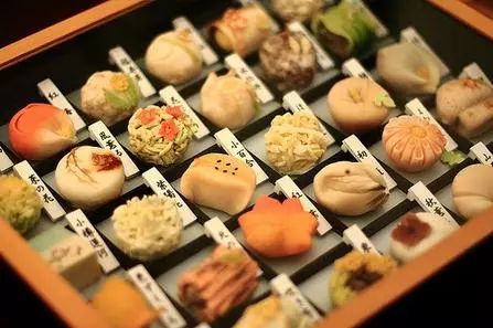 日本最复杂的草莓甜品,日本最顶级甜品