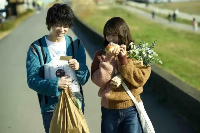 本片上映15天连续稳坐票房冠军,这部黑马新片霸占了票房榜20天